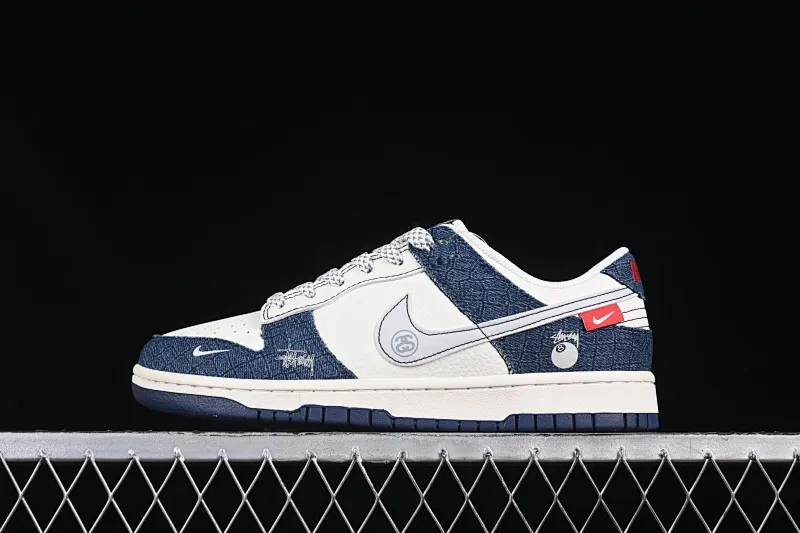 All categories Nk SB Dunk Series Nk SB Dunk Low High-end customized low-top sneakers Nike SB Dunk Low Stusi co-branded Reflective blue denim Anniversary high-end customized low-top casual sneakers ZH2598-268